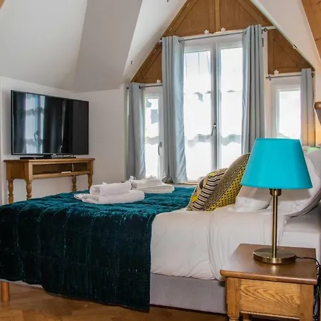 La Charmeraie Bed & Breakfast Arrest