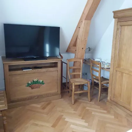 La Charmeraie Bed & Breakfast Arrest