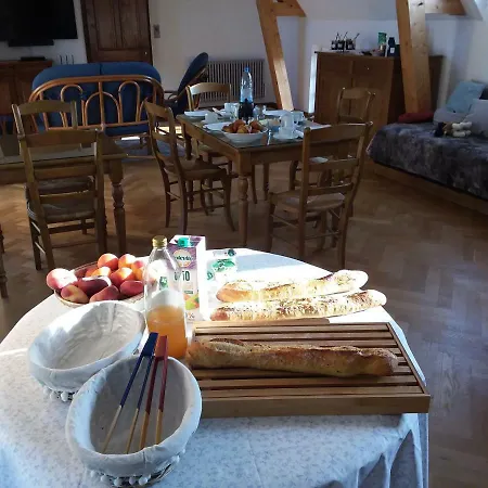 La Charmeraie Arrest